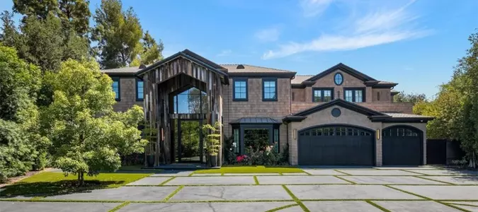 Take a Tour Through Hailee Steinfeld's Encino, California Home