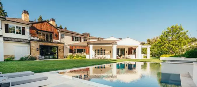 Madonna hat The Weeknds 19-Millionen-Dollar-Palast in Hidden Hills gekauft