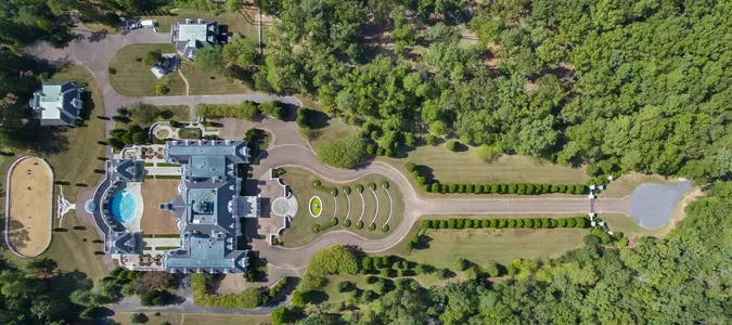 Alabama’s Most Luxurious Mansion Has an Even Cooler Driveway
