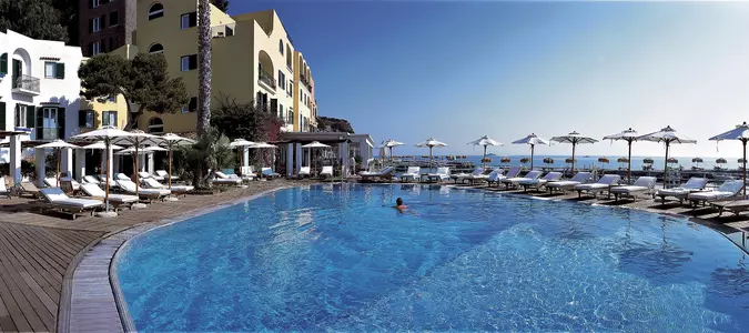 8 of the World’s Best Ocean-Fed Pools