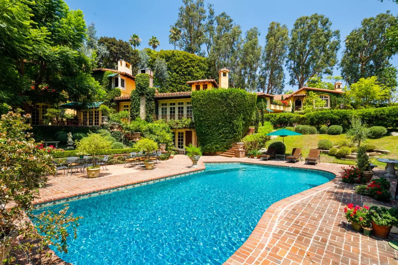 Priscilla Presley's $16 Million Italian-style Villa in Beverly Hills