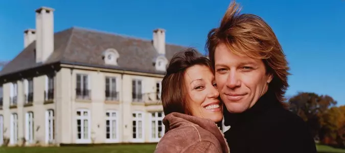 Celebrities Who Married Their High School Sweethearts
