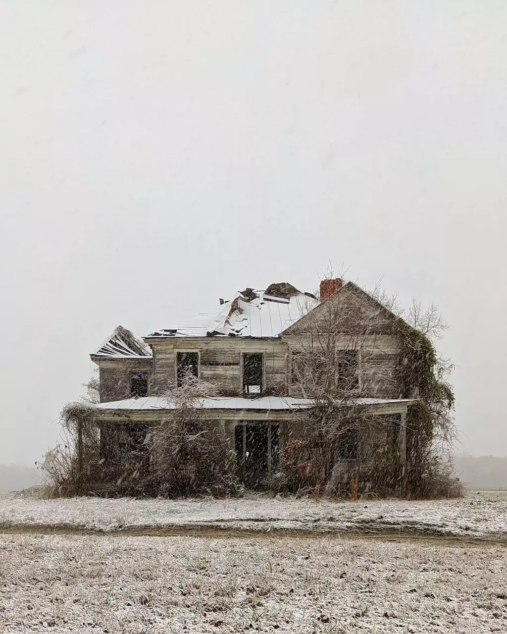 Instagram’s Trove of Abandoned Houses