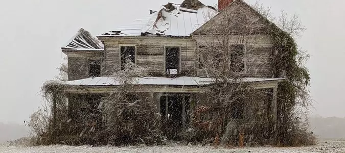 Instagram’s Trove of Abandoned Houses