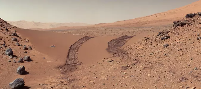 15 Incredible Photos of Mars’ Surface
