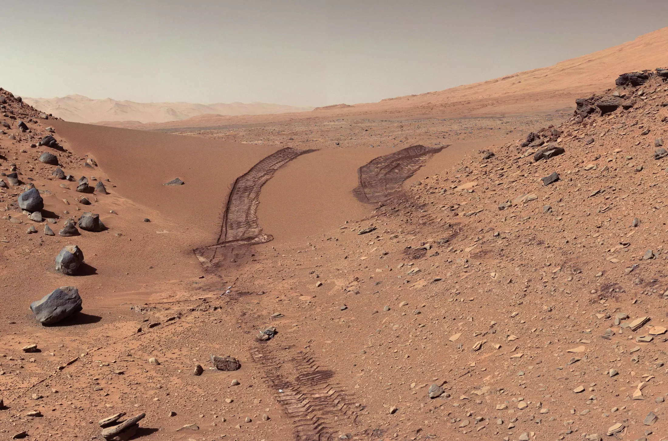 15 Incredible Photos of Mars’ Surface