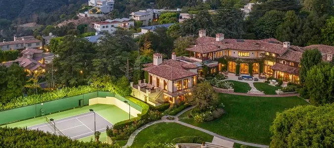 Sugar Ray Leonard Owned This $45M Pacific Palisades Palace